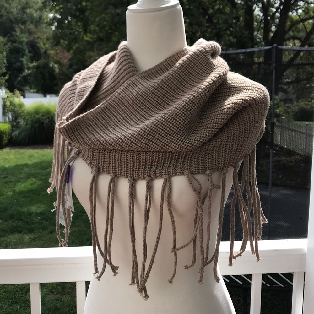 NWT Threads For Thought Infinity Scarf